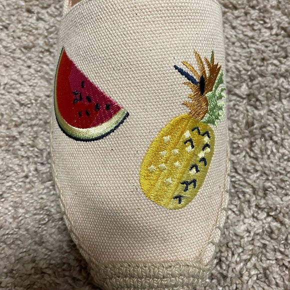 NEW JCREW Canvas espadrilles with embroidered fruits Sz 9Sundried Linen H9793. - Picture 6 of 9